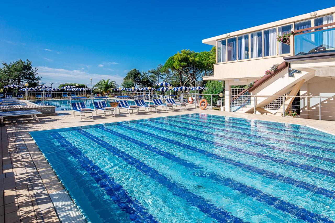 Hotel Palace Bibione Eksteriør billede