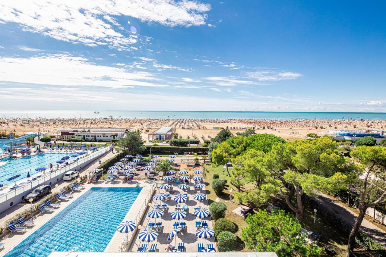 Hotel Palace Bibione Eksteriør billede