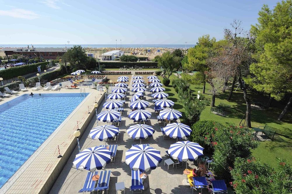 Hotel Palace Bibione Eksteriør billede