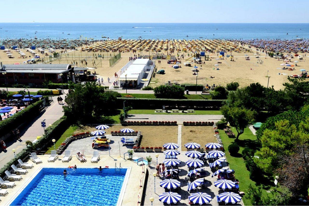 Hotel Palace Bibione Eksteriør billede
