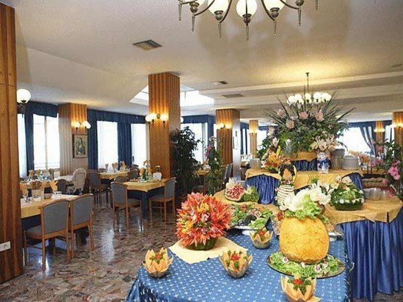 Hotel Palace Bibione Eksteriør billede