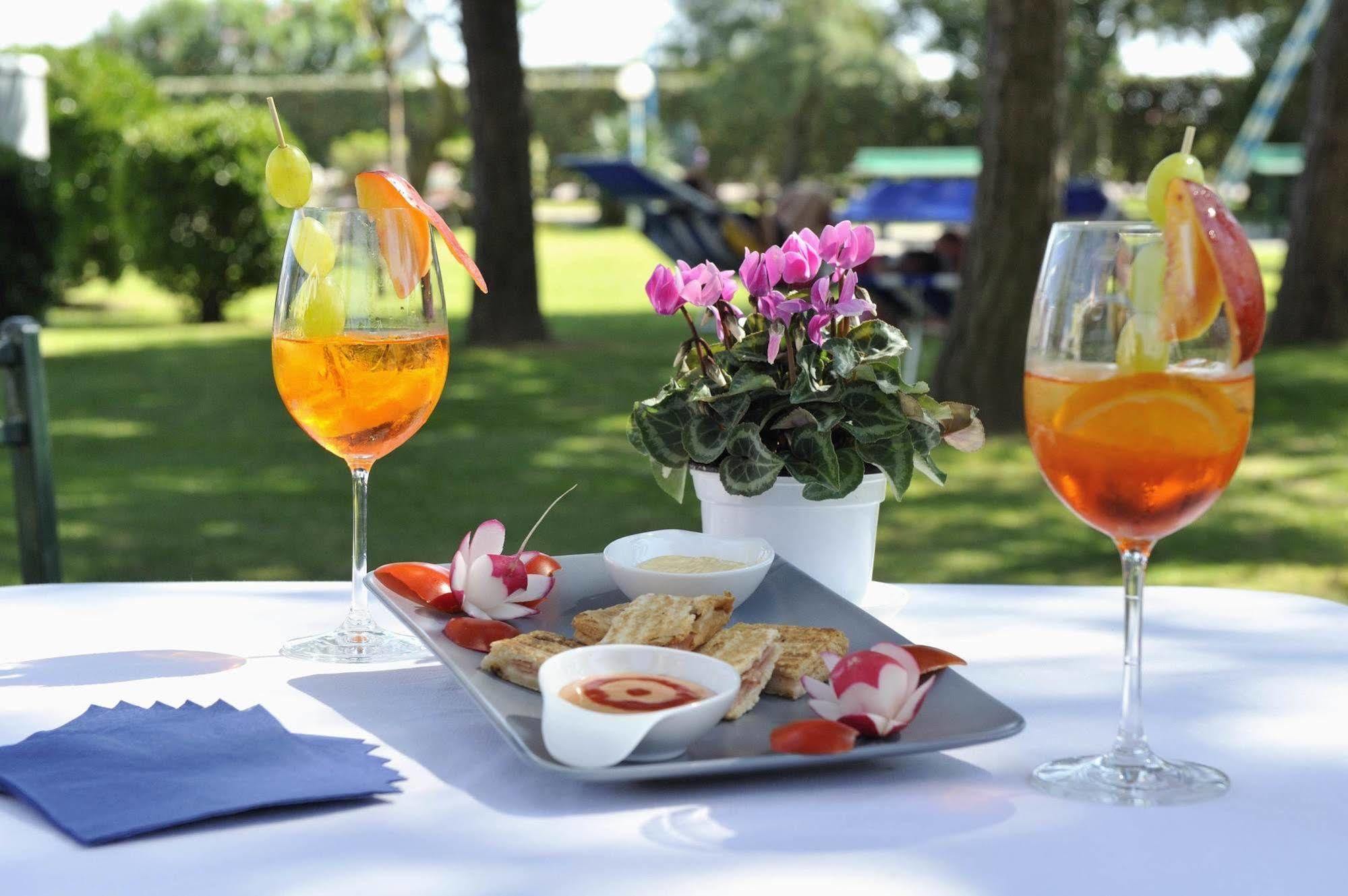Hotel Palace Bibione Eksteriør billede